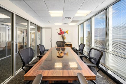 Propiedad comercial en venta en Miami Beach, Florida № 1984511 - foto 14