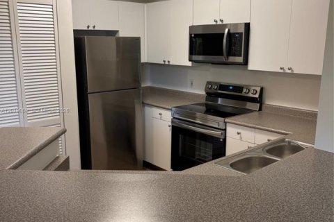 Copropriété à vendre à Hollywood, Floride: 2 chambres, 104.98 m2 № 2256638 - photo 9
