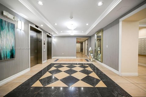 Copropriété à vendre à Hollywood, Floride: 2 chambres, 104.98 m2 № 2256638 - photo 25