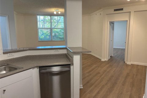Copropriété à vendre à Hollywood, Floride: 2 chambres, 104.98 m2 № 2256638 - photo 12