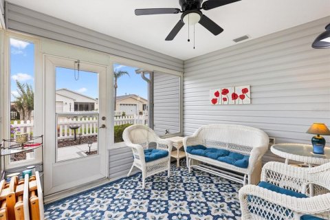 House in The Villages, Florida 2 bedrooms, 107.4 sq.m. № 2100125 - photo 7