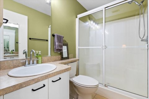 House in The Villages, Florida 2 bedrooms, 107.4 sq.m. № 2100125 - photo 22