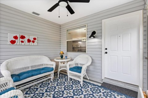 House in The Villages, Florida 2 bedrooms, 107.4 sq.m. № 2100125 - photo 6