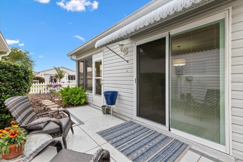 House in The Villages, Florida 2 bedrooms, 107.4 sq.m. № 2100125 - photo 29