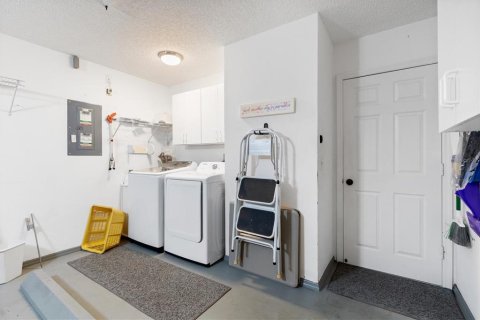 House in The Villages, Florida 2 bedrooms, 107.4 sq.m. № 2100125 - photo 27