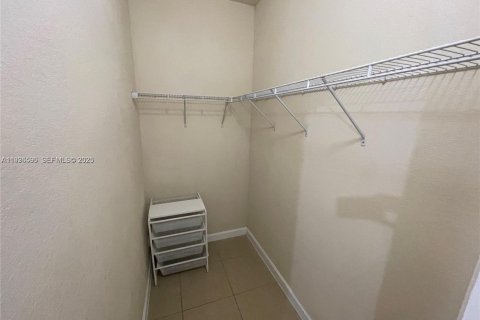 Commercial property in Miami, Florida 38.28 sq.m. № 1986693 - photo 17