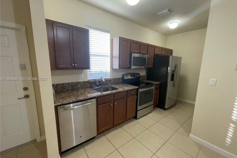 Commercial property in Miami, Florida 38.28 sq.m. № 1986693 - photo 13