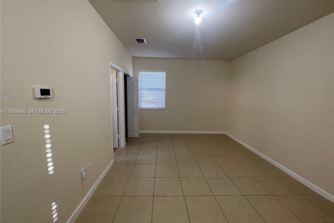 Commercial property in Miami, Florida 38.28 sq.m. № 1986693 - photo 18