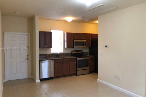 Commercial property in Miami, Florida 38.28 sq.m. № 1986693 - photo 11