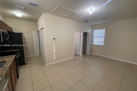 Commercial property in Miami, Florida 38.28 sq.m. № 1986693 - photo 2