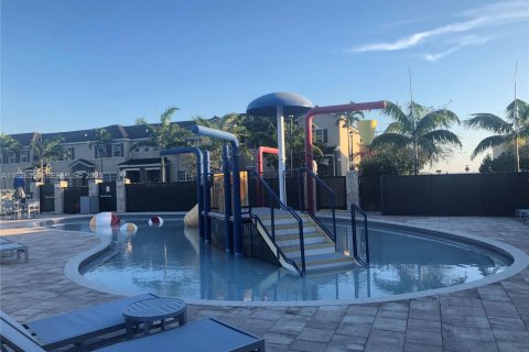 Commercial property in Miami, Florida 38.28 sq.m. № 1986693 - photo 25