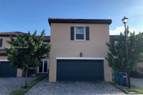 Commercial property in Miami, Florida 38.28 sq.m. № 1986693