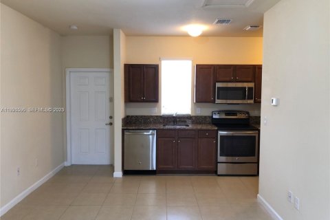 Commercial property in Miami, Florida 38.28 sq.m. № 1986693 - photo 10