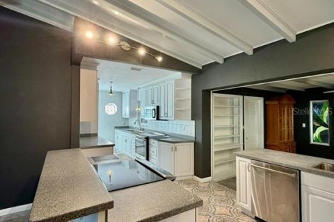 Villa ou maison à vendre à Gulfport, Floride: 2 chambres, 183.2 m2 № 2430635 - photo 12