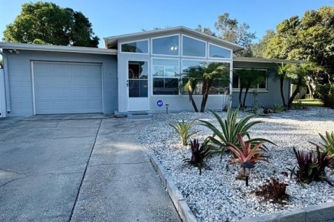 Villa ou maison à vendre à Gulfport, Floride: 2 chambres, 183.2 m2 № 2430635 - photo 6