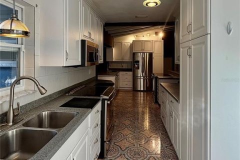 Villa ou maison à vendre à Gulfport, Floride: 2 chambres, 183.2 m2 № 2430635 - photo 17