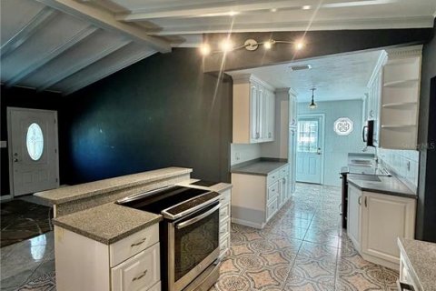Villa ou maison à vendre à Gulfport, Floride: 2 chambres, 183.2 m2 № 2430635 - photo 15