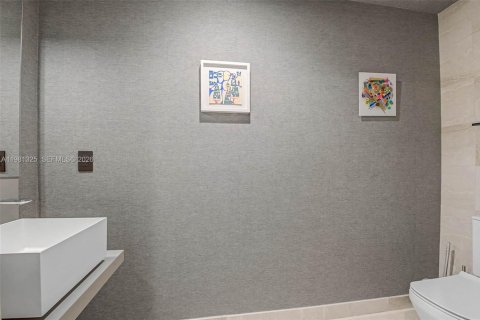 Condo in Miami, Florida, 2 bedrooms  № 2053053 - photo 2