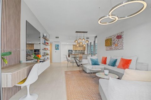 Condo in Miami, Florida, 2 bedrooms  № 2053053 - photo 10