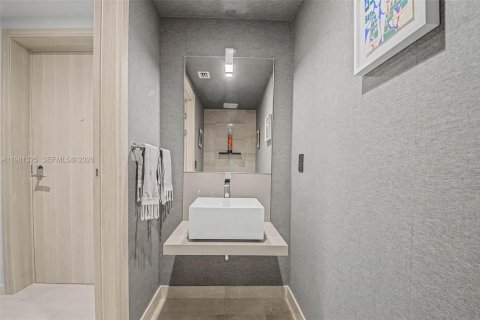 Condo in Miami, Florida, 2 bedrooms  № 2053053 - photo 3