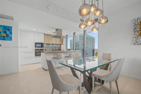 Condo in Miami, Florida, 2 bedrooms  № 2053053 - photo 6