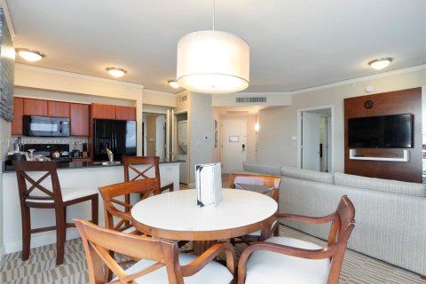 Condominio en venta en Sunny Isles Beach, Florida, 2 dormitorios, 137.31 m2 № 1938003 - foto 13