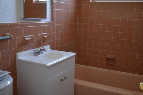 Купить виллу или дом в Лейк-Кларк-Шорс, Флорида 7 комнат, 177.72м2, № 2146355 - фото 15