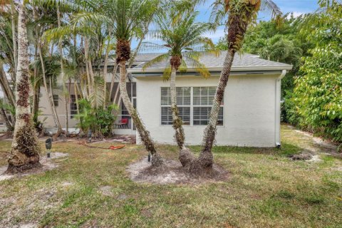 Casa en alquiler en Wellington, Florida, 3 dormitorios, 172.52 m2 № 1050115 - foto 1