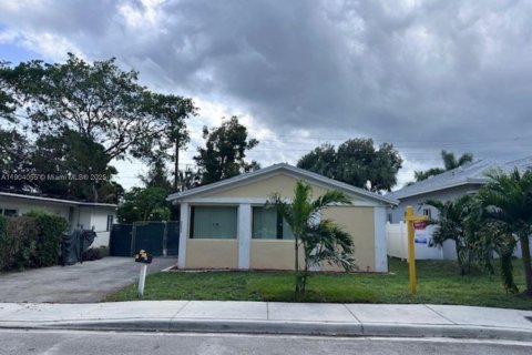 Купить виллу или дом в Форт-Лодердейл, Флорида 3 спальни, 100.33м2, № 1955390 - фото 1