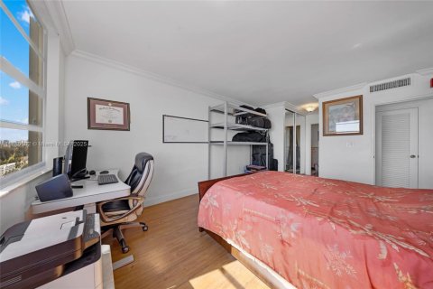 Condo in North Bay Village, Florida, 1 bedroom  № 1738897 - photo 23