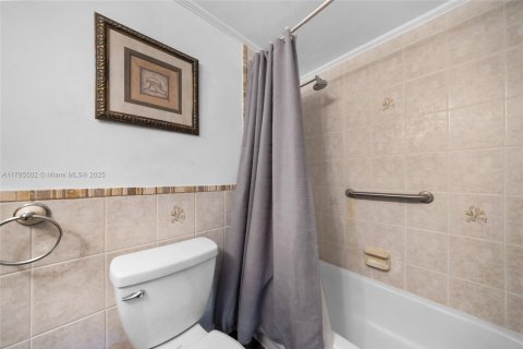 Condo in North Bay Village, Florida, 1 bedroom  № 1738897 - photo 25