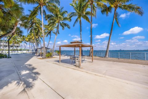 Condo in North Bay Village, Florida, 1 bedroom  № 1738897 - photo 26