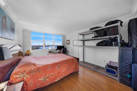Condo in North Bay Village, Florida, 1 bedroom  № 1738897 - photo 21