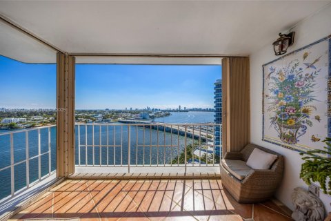 Condo in North Bay Village, Florida, 1 bedroom  № 1738897 - photo 6
