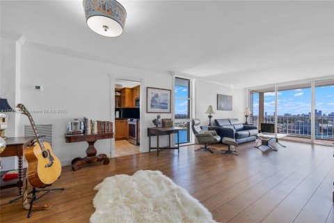 Condo in North Bay Village, Florida, 1 bedroom  № 1738897 - photo 3