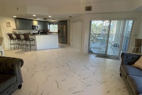 Condo in New Smyrna Beach, Florida, 3 bedrooms  № 1263798 - photo 6