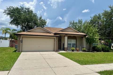 House in Minneola, Florida 3 bedrooms, 125.51 sq.m. № 1803583 - photo 2