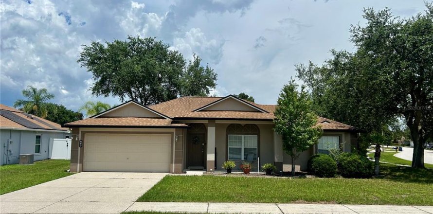 House in Minneola, Florida 3 bedrooms, 125.51 sq.m. № 1803583
