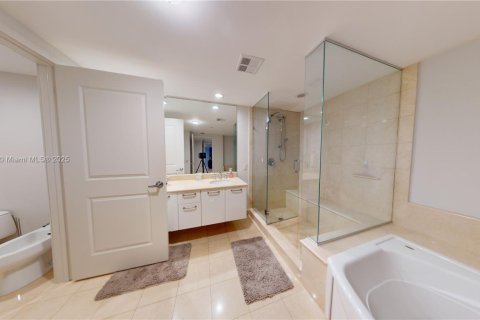 Снять в аренду кондоминиум в Холливуд, Флорида 3 спальни, 196.49м2, № 1952213 - фото 23