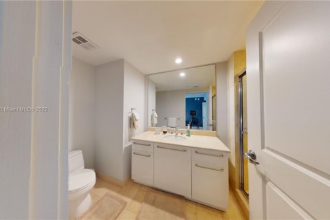 Снять в аренду кондоминиум в Холливуд, Флорида 3 спальни, 196.49м2, № 1952213 - фото 26