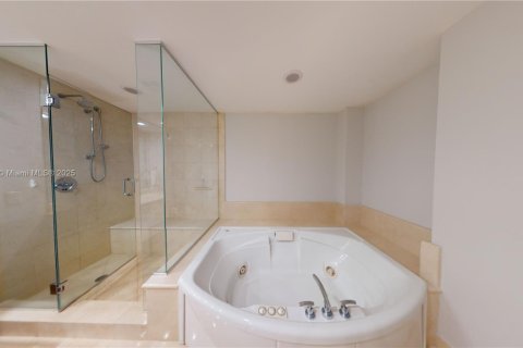 Снять в аренду кондоминиум в Холливуд, Флорида 3 спальни, 196.49м2, № 1952213 - фото 25