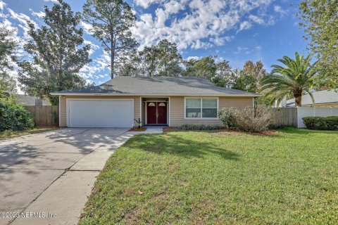 Villa ou maison à louer à Jacksonville, Floride: 3 chambres, 169.83 m2 № 868038 - photo 1