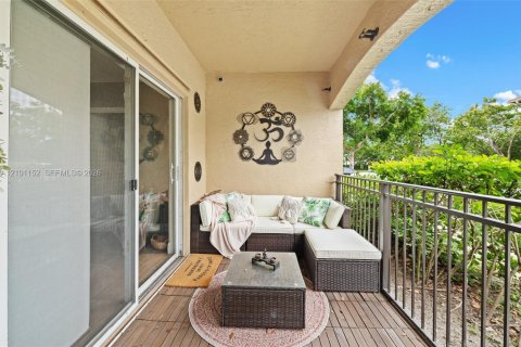 Condo in Pembroke Pines, Florida, 3 bedrooms  № 2401352 - photo 28