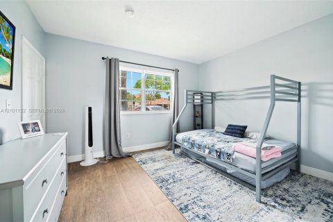 Condo in Pembroke Pines, Florida, 3 bedrooms  № 2401352 - photo 21