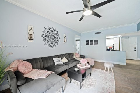 Condo in Pembroke Pines, Florida, 3 bedrooms  № 2401352