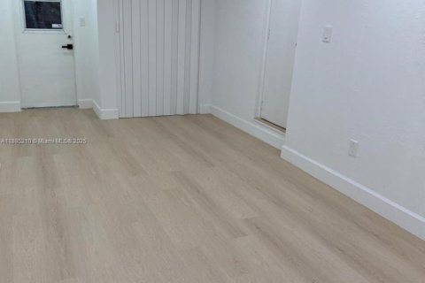 Купить виллу или дом в Холливуд, Флорида 3 спальни, 96.99м2, № 1931486 - фото 6