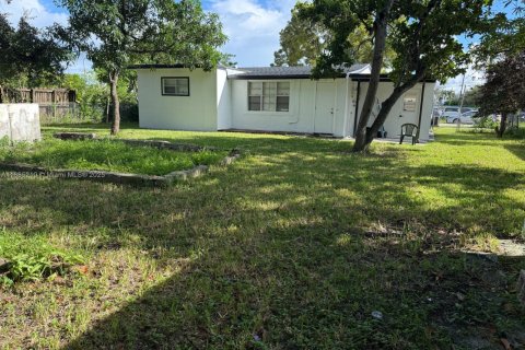 Купить виллу или дом в Холливуд, Флорида 3 спальни, 96.99м2, № 1931486 - фото 13