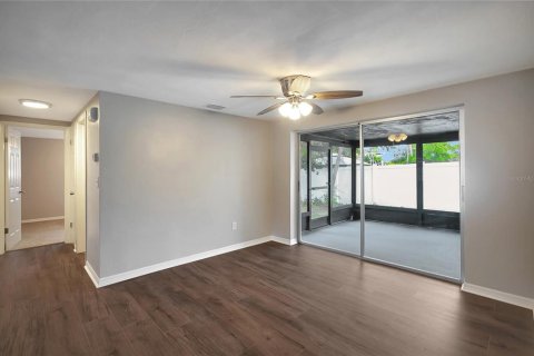 House in New Port Richey, Florida 3 bedrooms, 121.7 sq.m. № 1876278 - photo 11