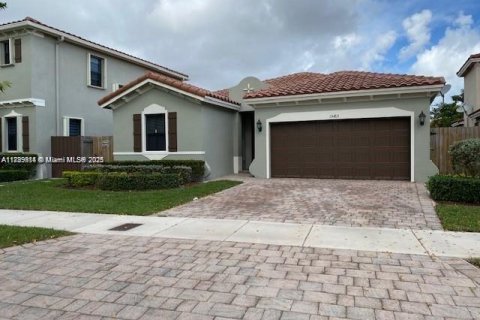 Дом в Майами, Флорида 3 спальни, 177.07м2 № 2036348