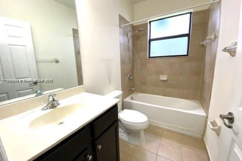 Купить виллу или дом в Майами, Флорида 3 спальни, 177.07м2, № 2036348 - фото 9